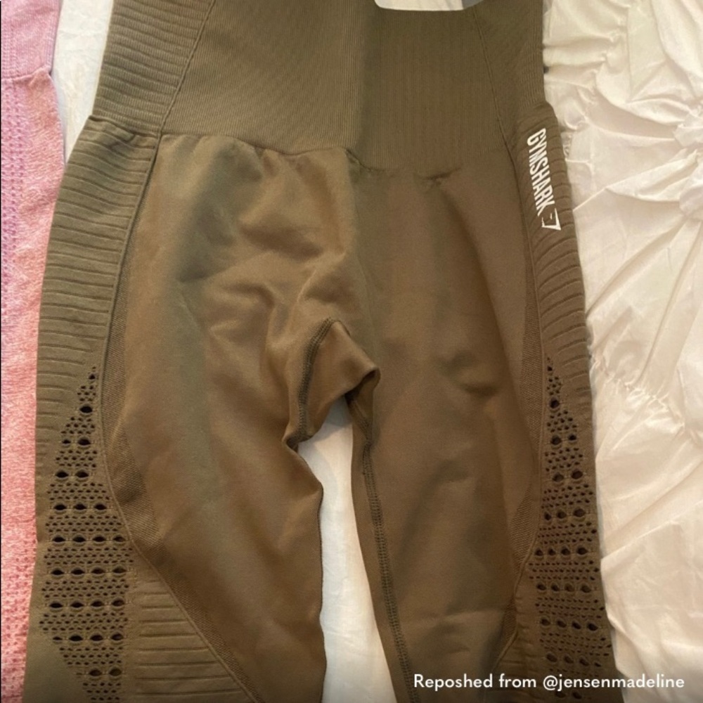 Green Gymshark crop length leggings M